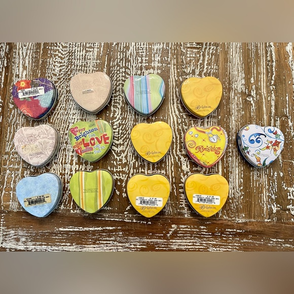 13 small Brighton heart tins - Picture 2 of 4